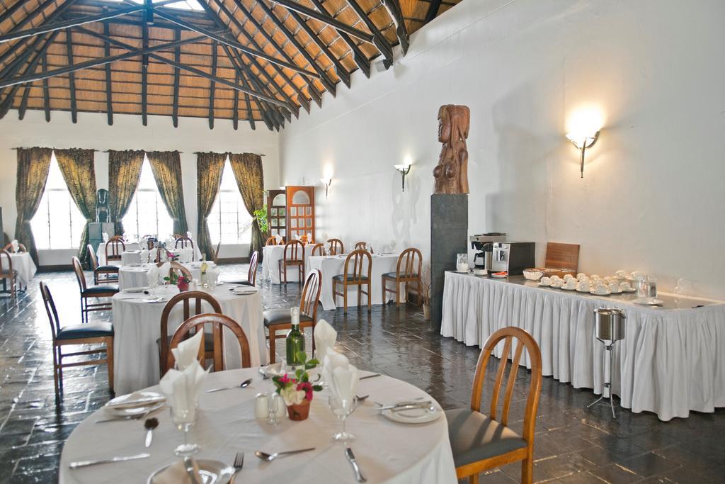 Oshakati Country Hotell Exteriör bild