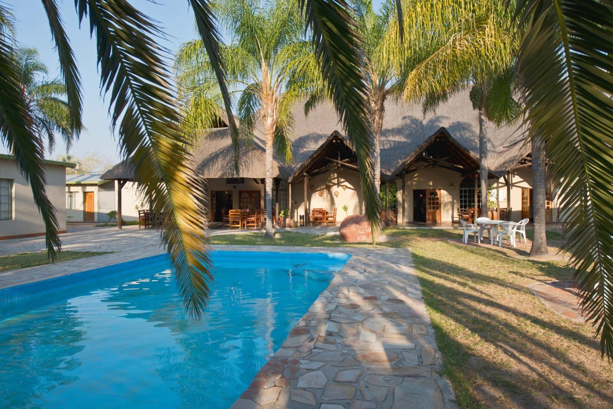 Oshakati Country Hotell Exteriör bild