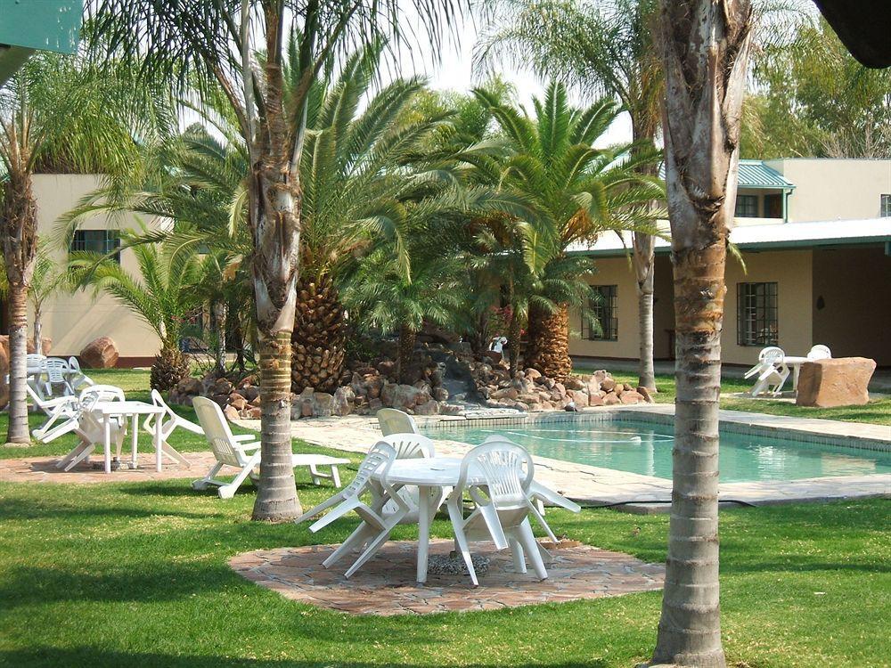 Oshakati Country Hotell Exteriör bild